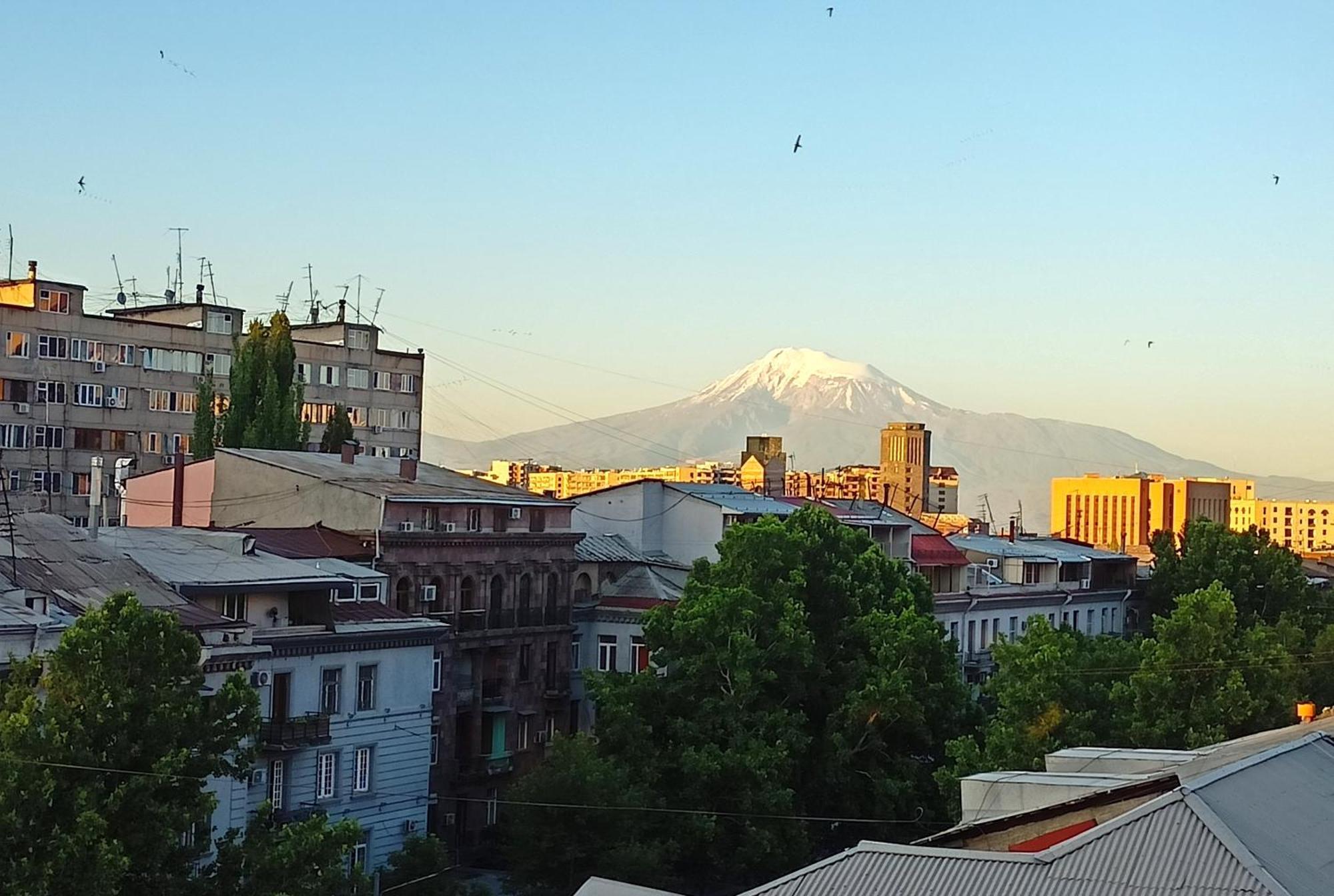 Umba Apartment N3 - Balcony And Mount Ararat View Ереван Екстериор снимка